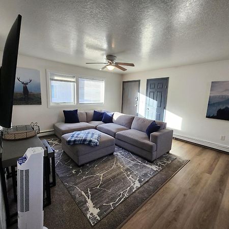 Newly Furnished Relaxing Stay Fairbanks Buitenkant foto